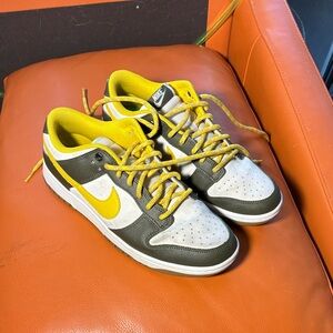 Nike Men's dunk low cargo khaki vivid sulfur size 10